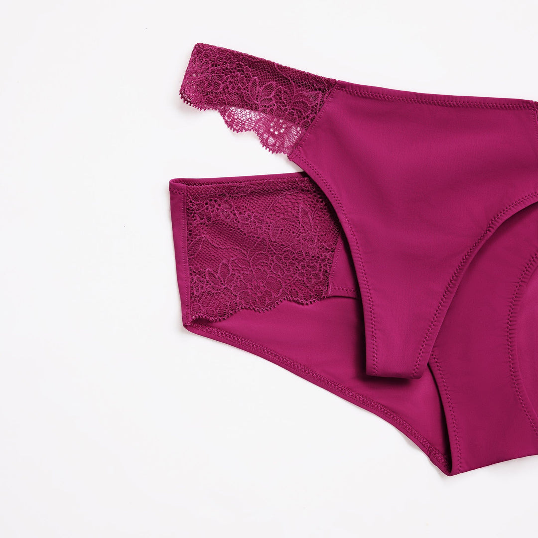 Smooth Lace Thong Cerise